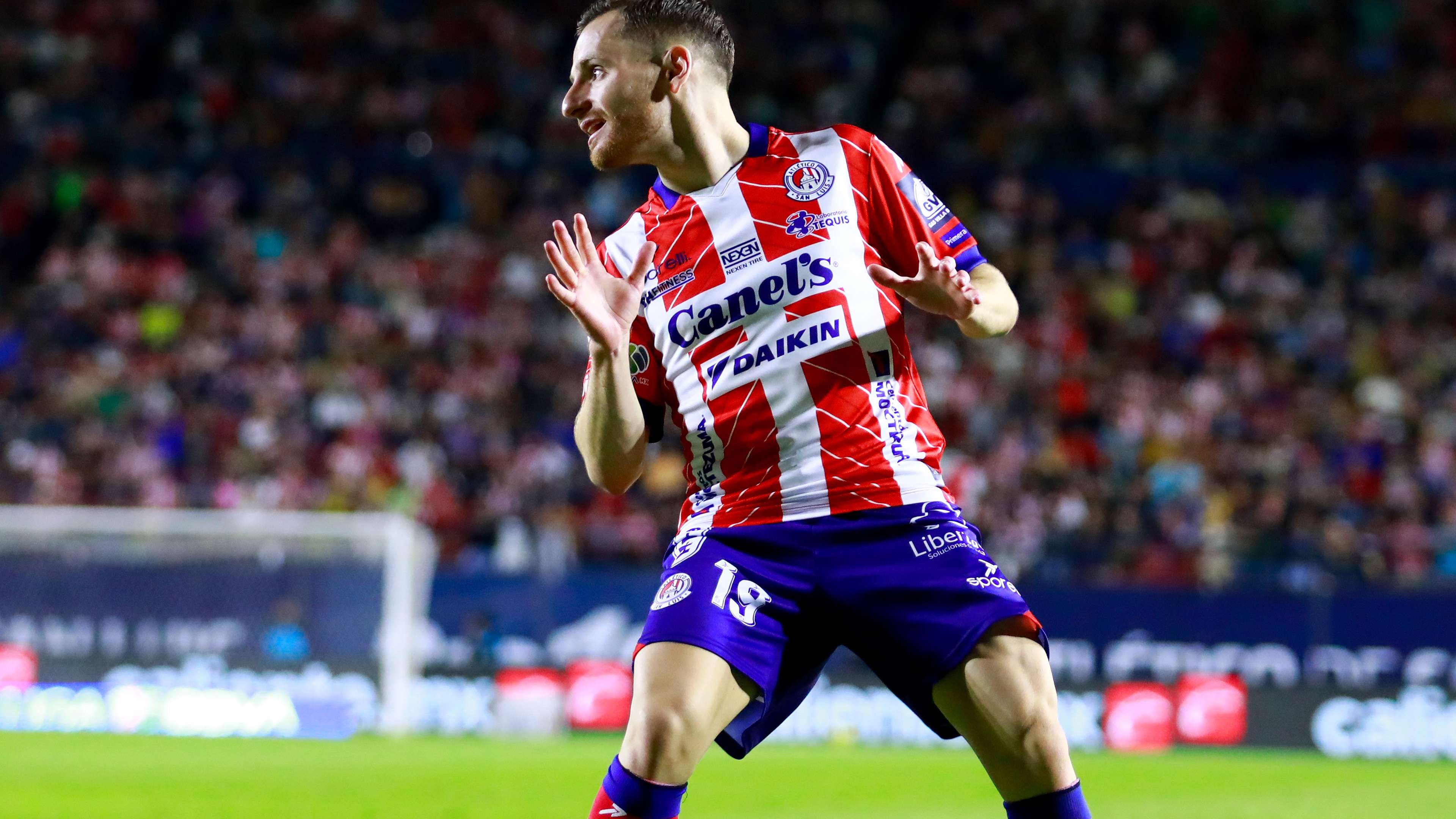 他的角色逐 他的角色逐